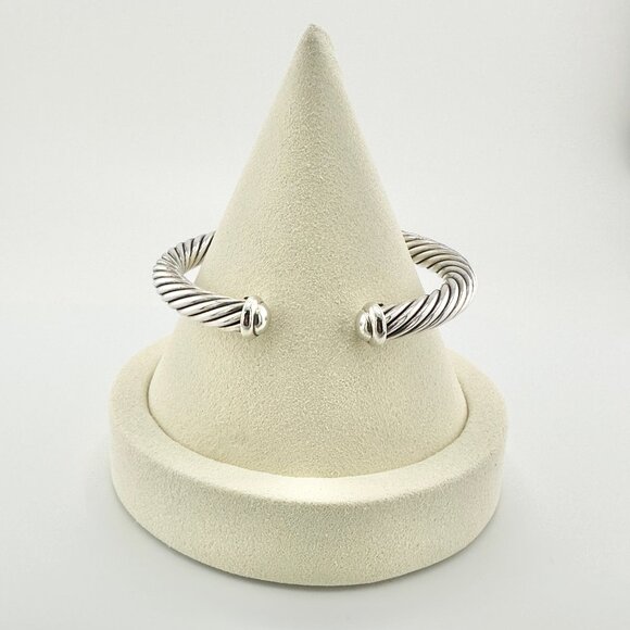 David Yurman X Cable Classic Station Bracelet w/ 14K Yellow Gold - Medium - Picture 6 of 12